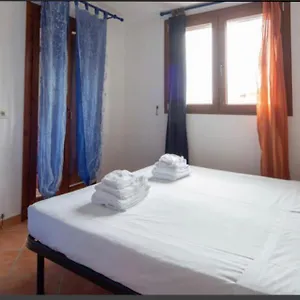 Airport25minwalk-azzurro-live-late-checkin-free-from 7-till9pm-after 9pm Extracharge-topay-included-economic-shuttle-late Check Out-assistance To-rentcar&save Money During Journey 5minbywalktoccenter2mbywalktotouristicport 5 Minbywalktobusforcityand Appartamento